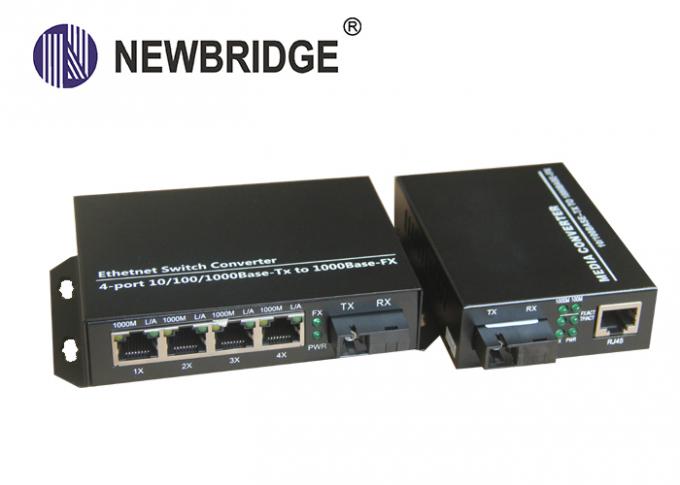 10 100 1000M Gigabit Ethernet Medien-Konverter Sc-Standard mit 4 Hafen Schalter